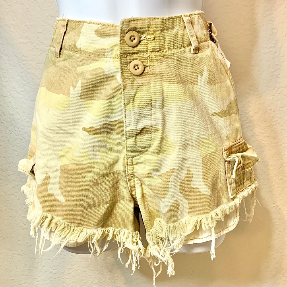 We The Free camouflage high rise shorts